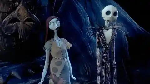 Dieser Klassiker von Tim Burton sorgt auch heute noch für Diskussionen. Viele glauben, dass dieser Film eigentlich für Halloween gedacht ist, aber manche sagen, er sei eigentlich ein Weihnachtsfilm. Wie lautet der Name des Films?