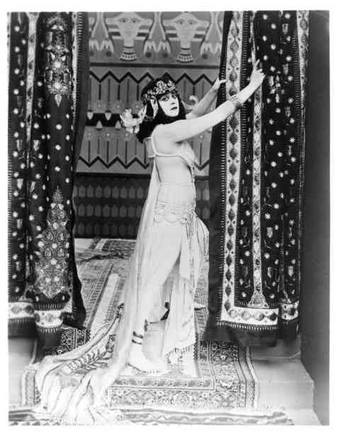 Theda Bara - Snake Woman