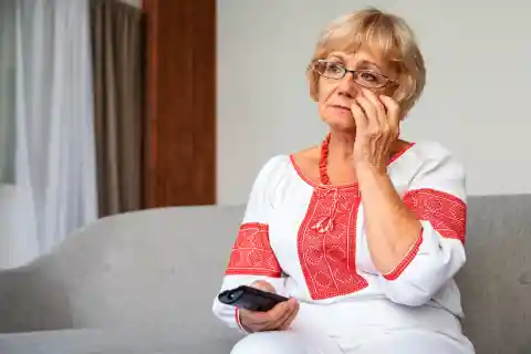 My DIL Kicked Me Into a Shelter While My Son Was Away on a Business Trip – But She Never Expected Him to Find Out