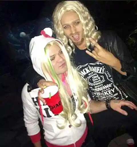 Deryck Whibley & Wife as Avril Lavigne & Chad Kroeger