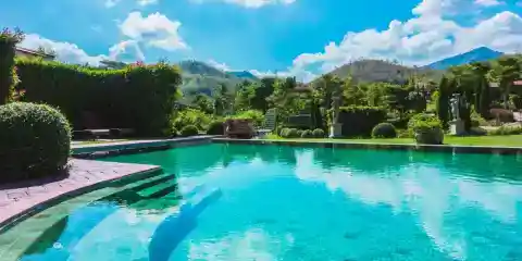 My Groom Pushed Me Into the Pool During Our Wedding Reception and Started Laughing – He Didn't Expect What I Did Next