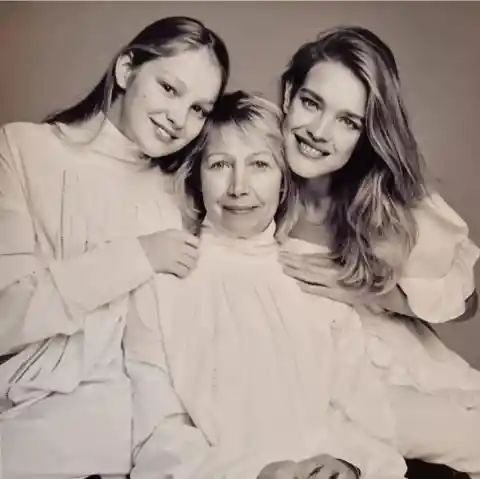 Lisa Vodianova And Natalia Vodianova