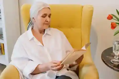 Distraction and Decision