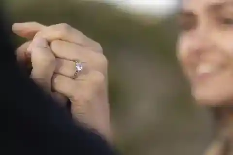 When My Boyfriend Proposed, I Recognized My Great-Grandmother's Ring – My Knees Buckled Because That Ring Had Been Laid to Rest with Her 25 Years Ago