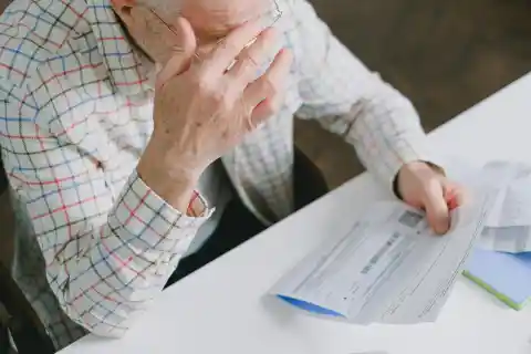 I Disguised Myself as Homeless and Walked Into a Huge Supermarket to Choose My Heir