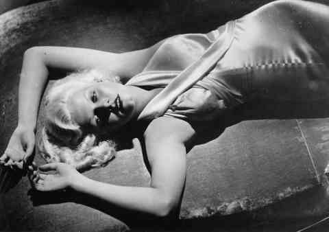 Jean Harlow - Blonde Bombshell