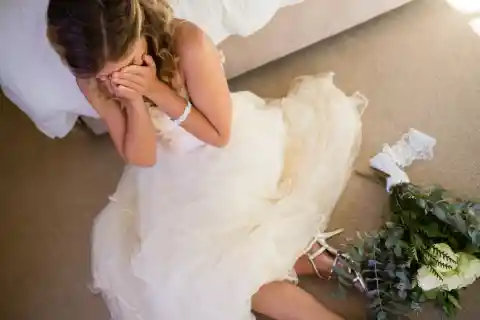 Am I to Blame for Ruining My Friend’s Wedding after I Wore a ‘Gold’ Dress to It?