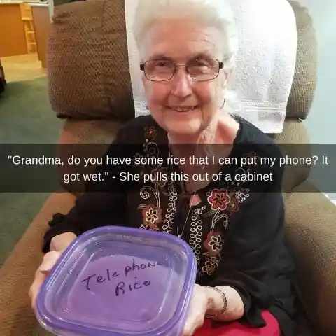 Grandma’s Phone Water Extraction Machine