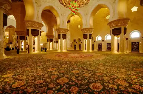 12. The Giant Carpet That Blew Minds
