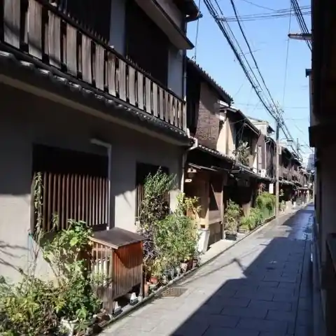 Alleyway Gardens