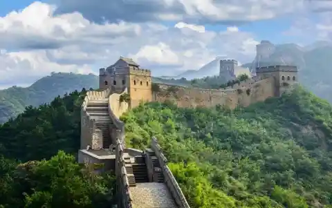 Is the Great Wall of China Really Visible from the Moon?