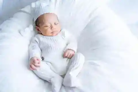 My Sister Wouldn't Let Me Hold Her Newborn for Three Weeks Because of 'Germs' – When I Learned the Real Reason, I Broke Down