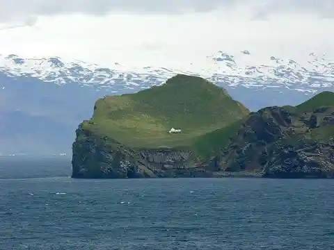 Who Would Build Such a House?