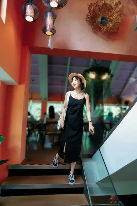 At My Husband's Corporate Party, Our Daughter Screamed, 'Mommy, Look! That's the Lady with the Worms!' – The Truth Behind It Left Me Shattered