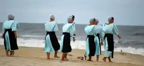 Les femmes doivent se couvrir la tête