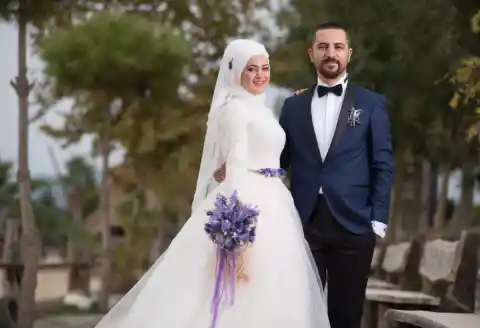 3. A Marriage That Lasts… An Hour?