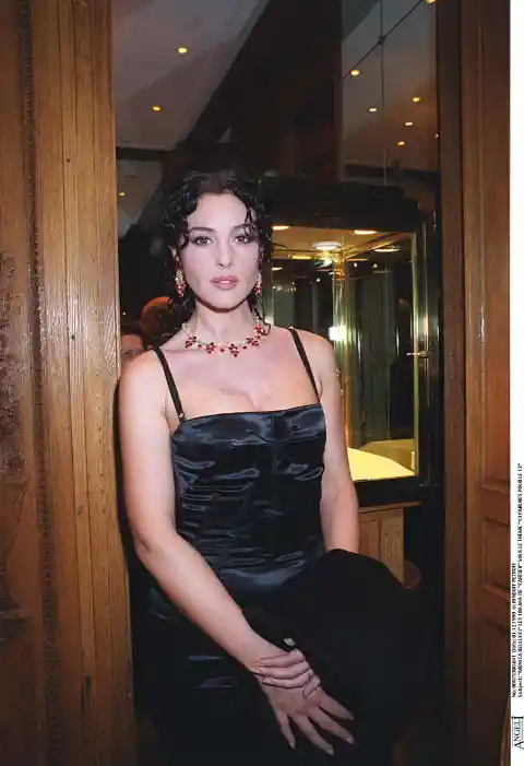 5 Top Female Celebrities Discuss Aging Gracefully — 60+ Photos of Them over the Years