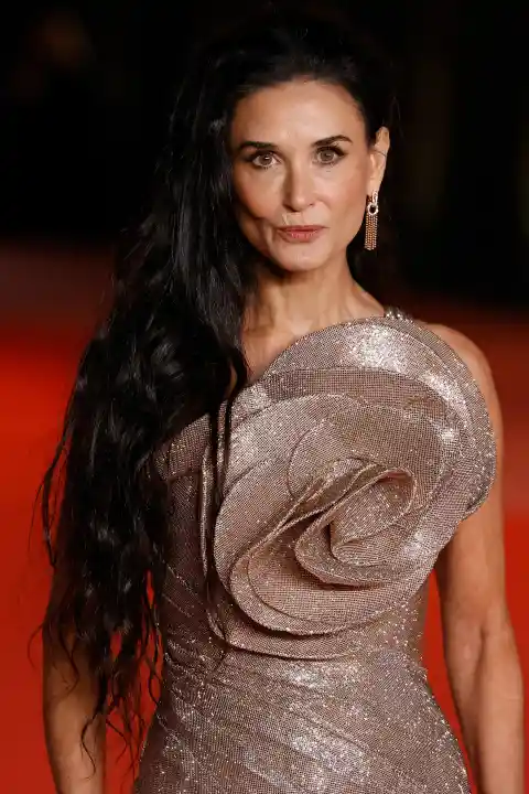 Demi Moore, 63, Flashes New Haircut at the Gucci FW26 Dinner, Sparking Buzz