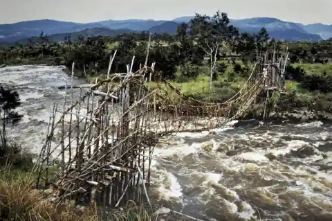 Baliem River Bridge – Western New Guinea