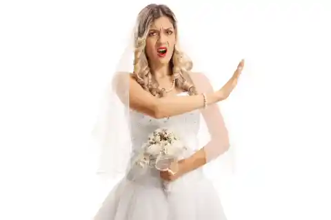 Am I to Blame for Ruining My Friend’s Wedding after I Wore a ‘Gold’ Dress to It?