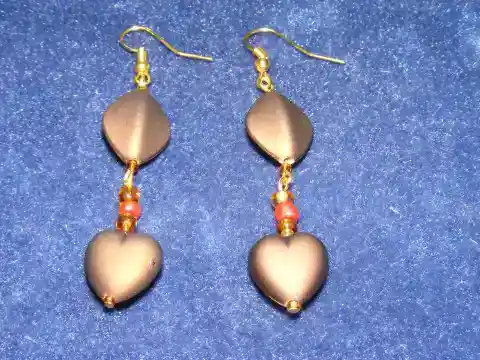 I Brought Nana's Heavy 18-Karat Gold Heirloom Earrings to a Pawn Shop to Pay My Mortgage – The Appraiser's One Sentence Left Me Trembling in the Middle of the Store