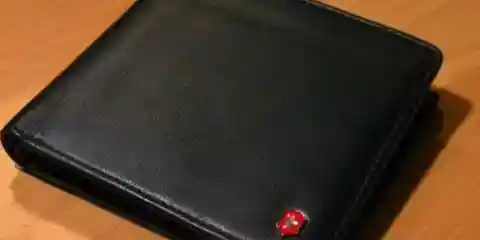 I Found a Lost Wallet at a Mechanic's Shop and Returned It — the Next Day, a Sheriff Showed Up at My Door