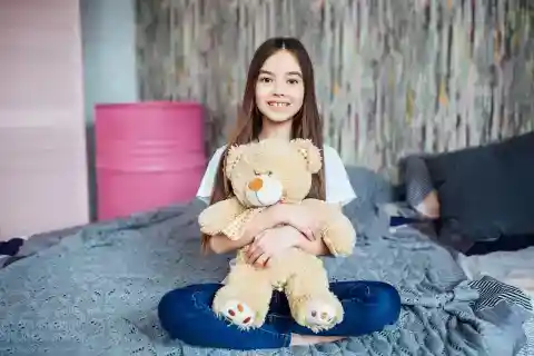 I bought my daughter Emily a giant white teddy bear, and it became our ritual for every truck trip. After she died, it was the only thing I couldn’t let go. Last week, something inside it cracked.