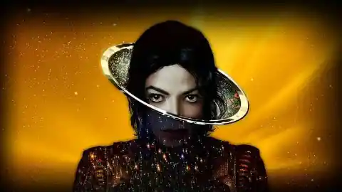 In which music video did Michael Jackson first perform the moonwalk dance move?