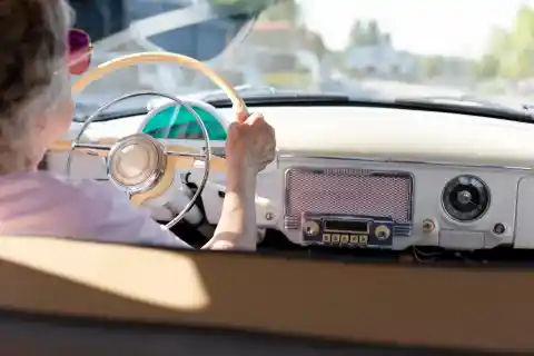 Passengers in My Car Mocked Me the Whole Ride – Then a Cop Pulled Us over and Taught Them a Lesson