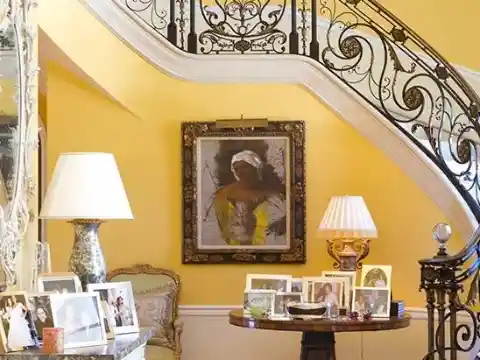 Examine the Decor in Oprah’s Foyer