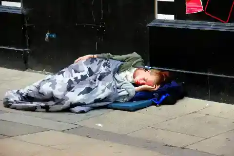 I Fell in Love with a Homeless Woman I Met on the Street – Then I Rushed to Find Her When She Suddenly Disappeared