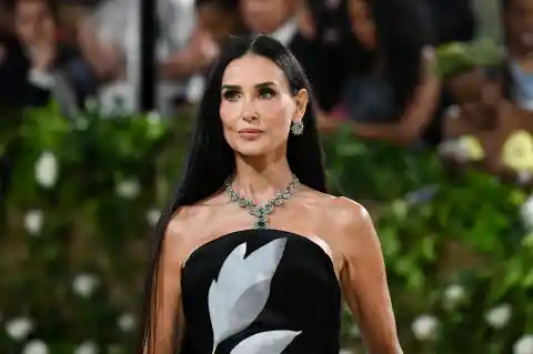 Demi Moore, 63, Flashes New Haircut at the Gucci FW26 Dinner, Sparking Buzz