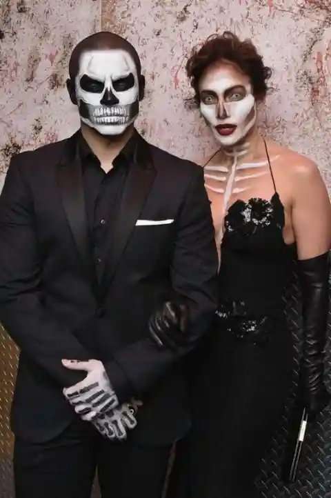 Jennifer Lopez & Casper Smart As Skeletons