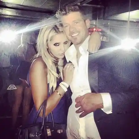 La inquieta fiesta de Robin Thicke