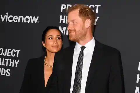Prince Harry and Meghan Markle’s Interaction at Rare Red Carpet Appearance Sparks Online Discussion