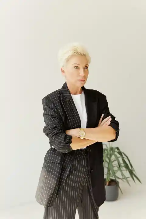 I Let a Homeless Lady That Everyone Despised Into My Art Gallery – She Pointed at One Painting and Said, 'That's Mine'