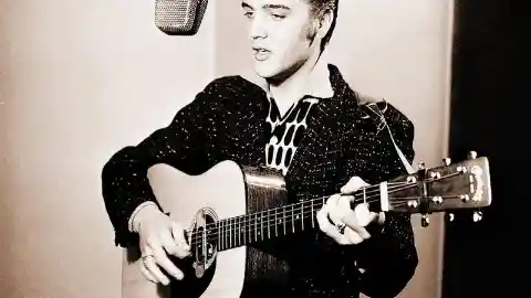 What was the name of Elvis Presley's first RCA single?