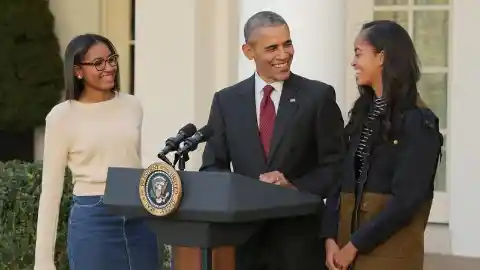 Malia & Sasha Obama