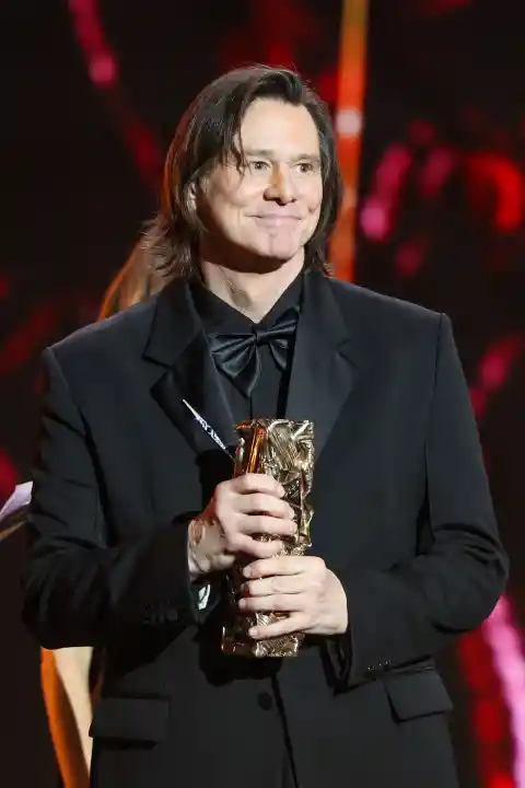 11 Male Celebrities With Reported Cosmetic Changes to Their Face or Body – 40+ Photos