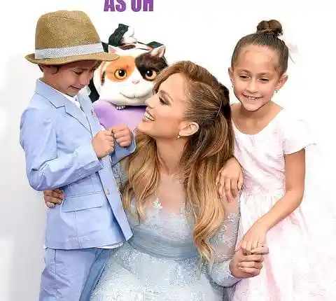 Jennifer Lopez, Max & Emme Muñiz