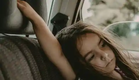 I Helped an Elderly Couple with a Flat Tire on the Highway – a Week Later, My Life Completely Changed