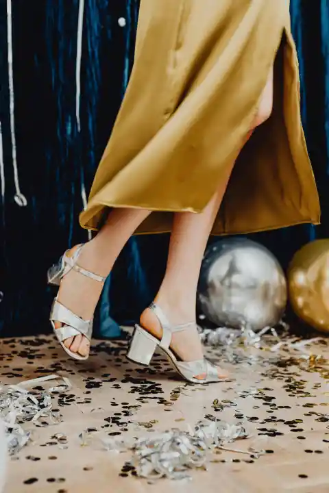Am I to Blame for Ruining My Friend’s Wedding after I Wore a ‘Gold’ Dress to It?